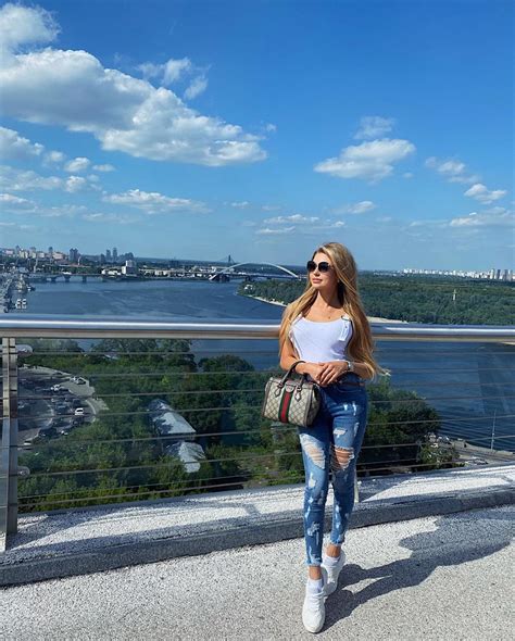 Pi Kna Gwiazda Disco Polo W Samym Bikini W Ukrai Skim Kurorcie Pokaza A Cia O Warte Grzechu