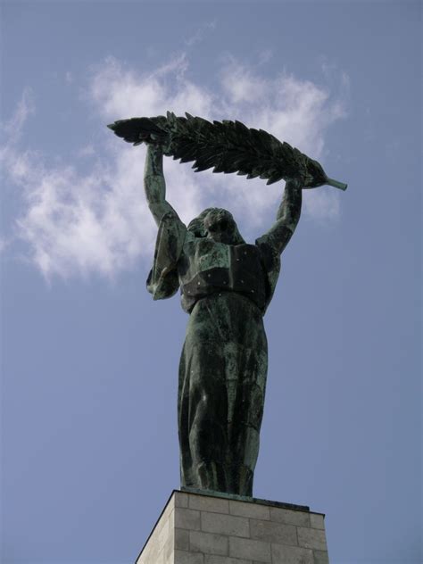 File:Budapest statue.jpg