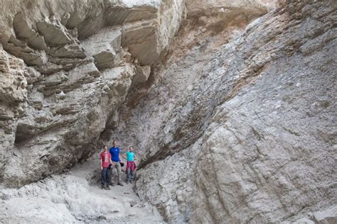 Hiking Mosaic Canyon In Death Valley Earth Trekkers