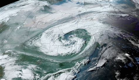 Satellites Capture Canadian Wildfire Smoke Pouring Into Us Midwest