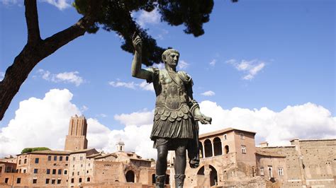 Julius Caesar Statue Wallpaper