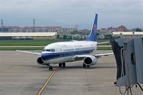 中国南方航空 Boeing 737 300 B 2946 廈門高崎国際空港 航空フォト By Apphgさん 撮影2009年06月27日