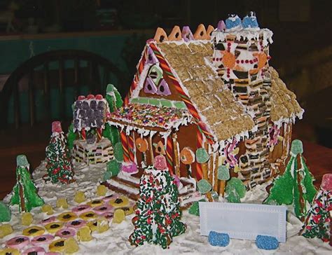 Simple Inspiring Gingerbread House Ideas 11 Gingerbread House