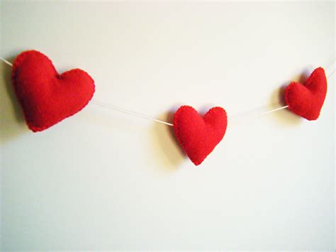 This Creative Bliss Valentines Day Felt Heart Garland