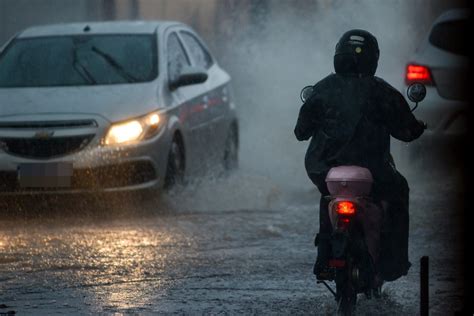 Goiás tem alerta de tempestade rajadas de vento de 60 km h e