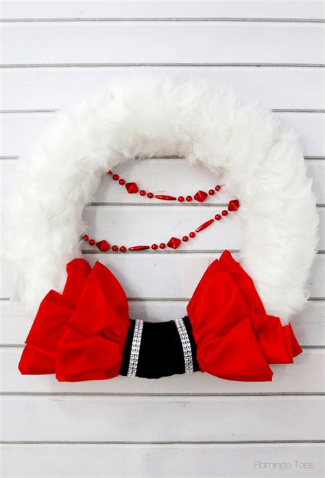 Ruffled Santa Wreath