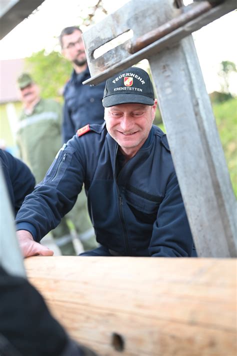 Maibaum Aufstellen 2023 Freiwillige Feuerwehr Krenstetten