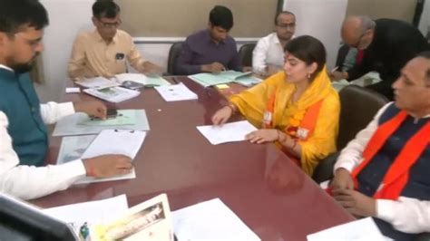 Ravindra Jadejas Wife Rivaba Files Her Nomination From Jamnagar