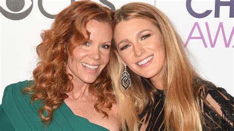 Inside Blake Livelys Relationship With Her Sister Robyn