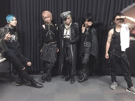 Pin By Mrs Pendragon On Visual Kei J Rock Visual Kei Glam Rock Fashion