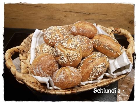 Dinkel Chia Brötchen Schlundis