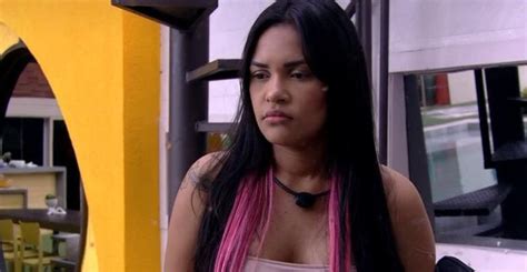 BBB20 Flayslane Ofende Gizelly Em Momento Tenso Defeca Pela Boca