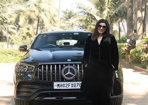 Sushmita Sen Ts Herself A Swanky Mercedes Worth Rs 2 Crore Sister