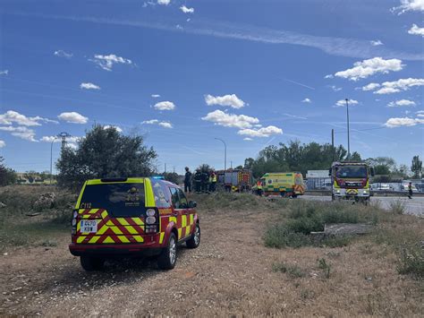 Dos Heridos Al Volcar Su Turismo En Una Rotonda De San Sebasti N De Los