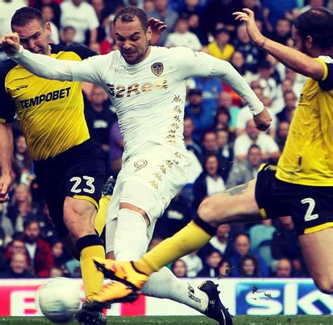 Pierre Michel Lasogga Feiert Traumeinstand In England Bei Leeds United