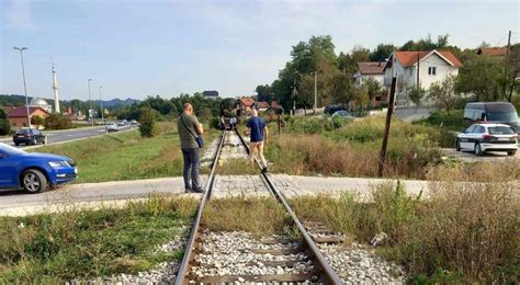 Srebrenik Preminuo Dje Ak Kojeg Je Prije Nepun Mjesec Dana Udario Voz