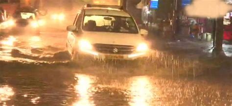 Heavy Rain Causes Water Logging Traffic Jam In Mumbai