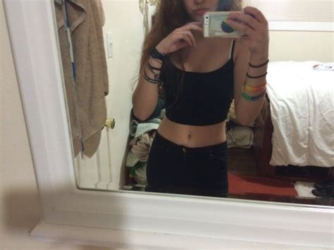 6 Hot Sexy Ashton Gurnari Bikini Pics