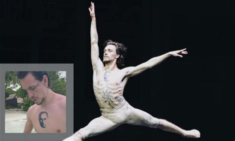 Ballerino Ucraino Col Volto Di Putin Tatuato Sul Petto Annulla Il Suo