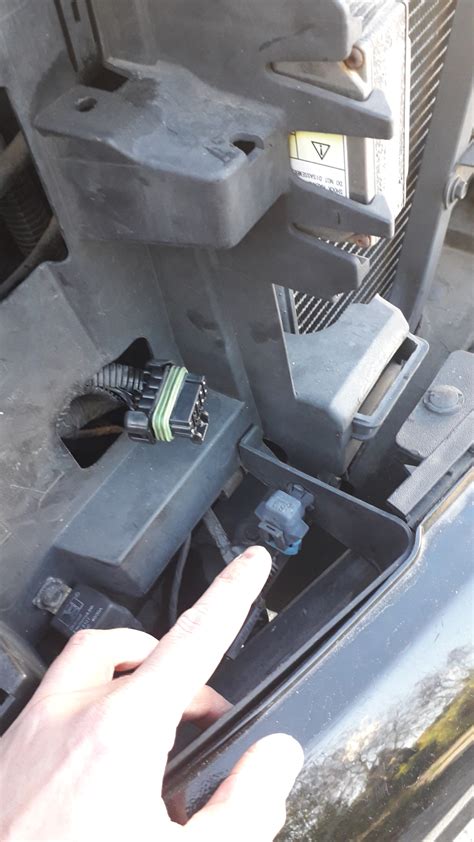 Замена ламп ближнего света. HB4/9006 6000k — Cadillac Escalade ESV (1G ...