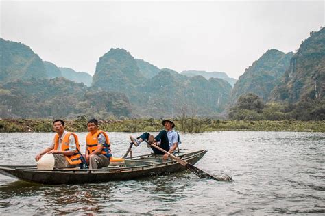 Tam Coc boat tour - a relaxing ride in Ninh Binh Province - Daily ...