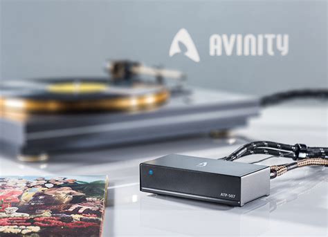 Avinity loves Vinyl