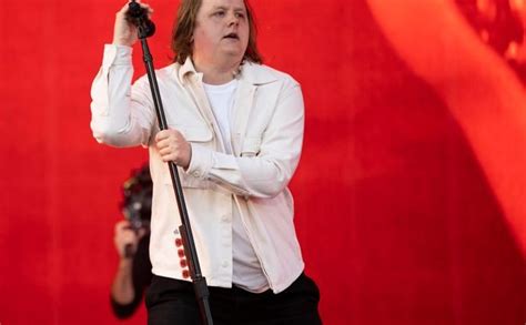 Lewis Capaldi Bio Net Worth Girlfriend Songs Albums Age Facts