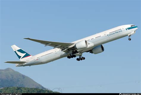 B Kqf Cathay Pacific Boeing Er Photo By Flight Id