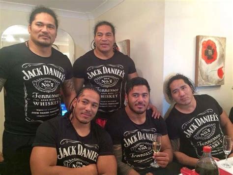 Tuilagi Brothers Together - idées de tuiles