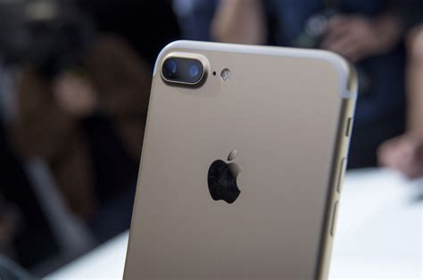 Noul iPhone 7 va ajunge în România pe 23 septembrie. Cât costă cel mai