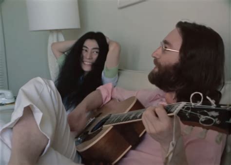 Video Sale A La Luz Un Nuevo Registro De John Lennon Ensayando La