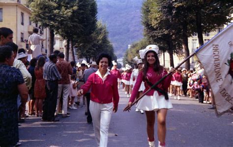 Photo De Classe Les Majorettes De Tarbes De 1968 Majorettes De Tarbes