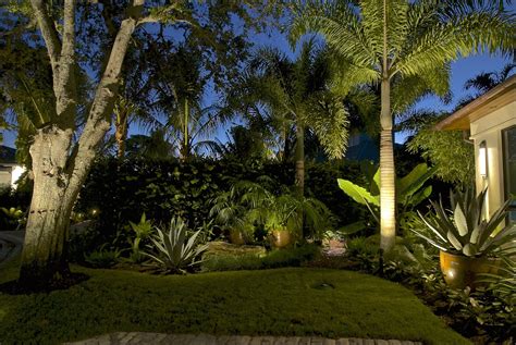 Residential Landscape Lighting – Venice Landscape Lighting