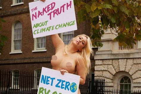 Extinction Rebellion Protestor Goes Completely Nude