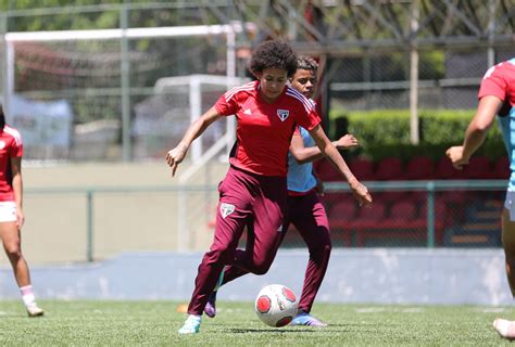 Na Arena Barueri São Paulo enfrenta o Palmeiras pelo estadual feminino