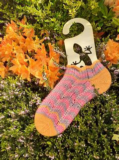 Ravelry Azalees Socks Pattern By Virginie Spitalier