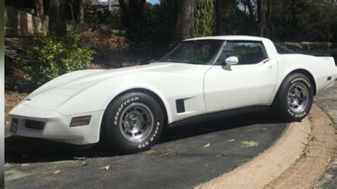 1981 CHEVROLET CORVETTE STINGRAY COUPE - JCM5070362 - JUST CARS