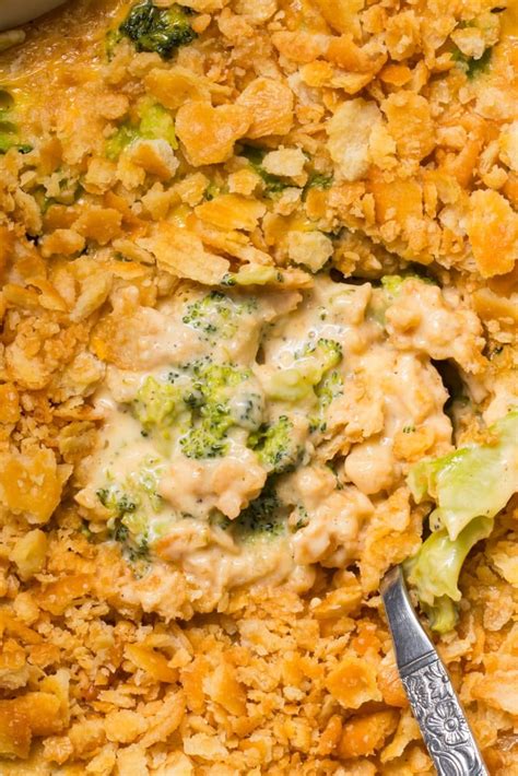 Easy Velveeta Broccoli Casserole With Buttery Topping