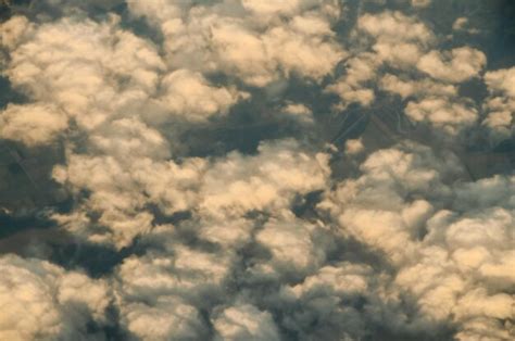 Volando Por Encima De Las Nubes Vista Desde Un Avi N Foto Premium