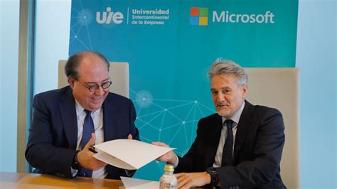 La Universidad Intercontinental De La Empresa Y Microsoft Firman Una