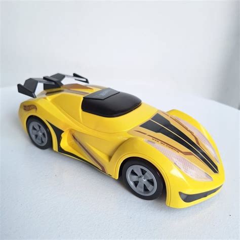 Locação Carrinho Amarelo Hot Wheels Elo Produtos Especiais