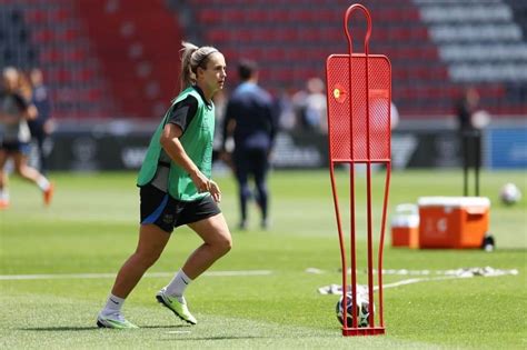 Barcelona And Spain Midfielder Alexia Putellas To Undergo Knee Surgery