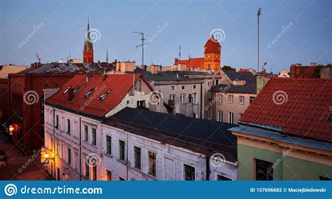 Techos De Edificios Del Casco Antiguo De Torun Al Atardecer Polonia