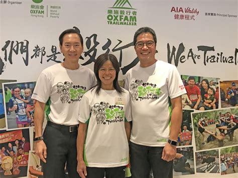 Sdev Mr Michael Wong Right Chair Of The Oxfam Trailwalker Otw