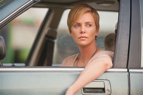 Photo De Charlize Theron Dark Places Photo Charlize Theron Photo