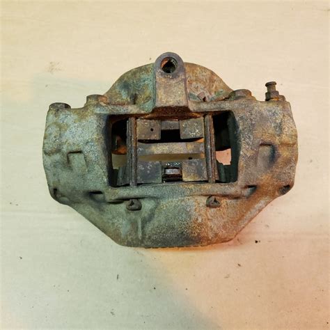 Triumph Tr Original Front Rh Right Brake Caliper Lockheed C