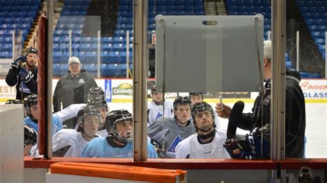 Lhjmq Les Islanders De Charlottetown Ravis Du Retour Au Jeu Radio