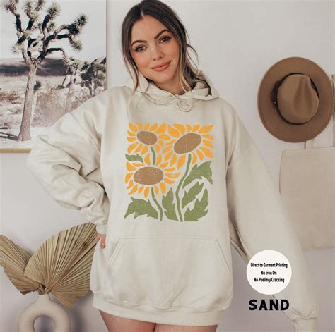 Retro Flower Sweatshirt Sunflower Crewneck Vintage Floral Hoodie Boho Sunflower Sweatshirt