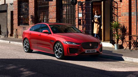 Jaguar electric and hybrid car range guide - Hippo Leasing