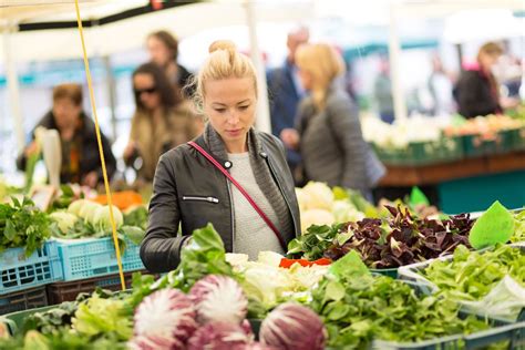 20 Benefits Of Shopping At A Farmers Market Vs The Supermarket Best Health Magazine Canada